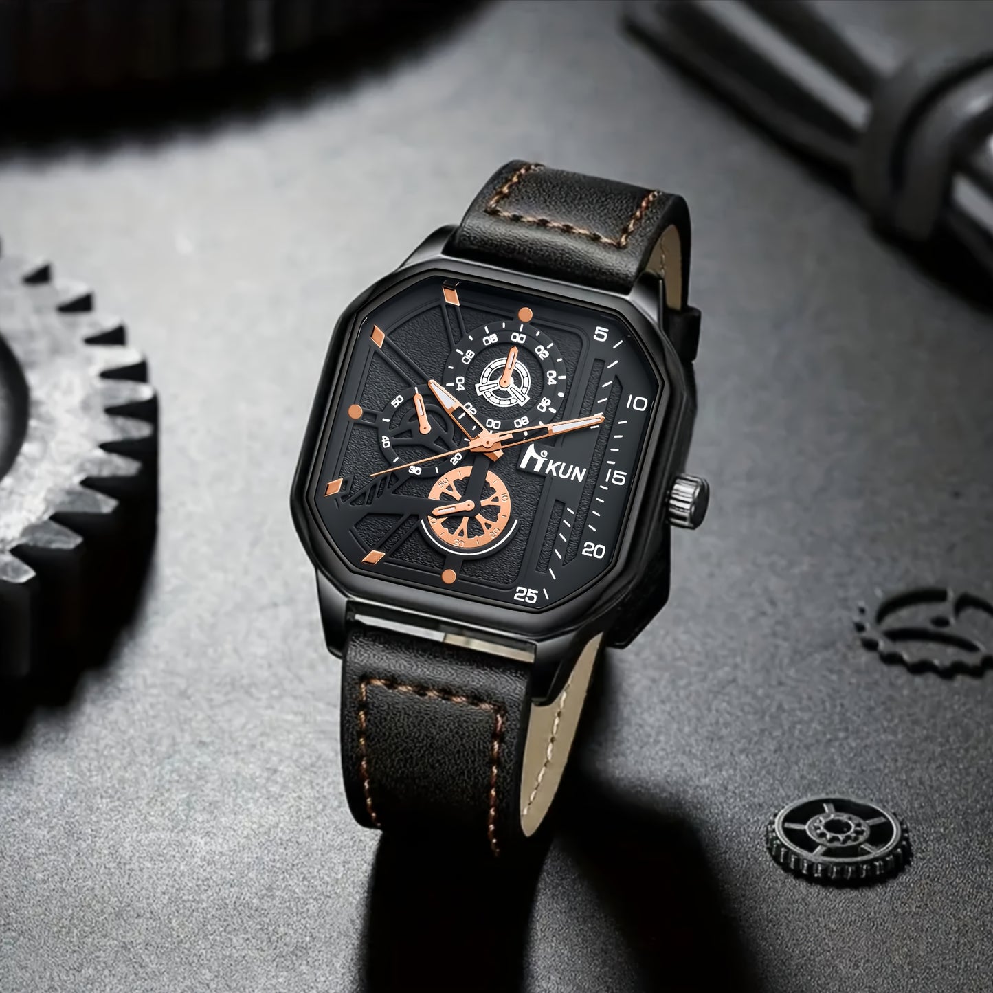 Set di 6 accessori classici casual da uomo in similpelle nera: portafoglio a righe, orologio con quadrante quadrato, occhiali, portachiavi, biglietto d'auguri, cintura
