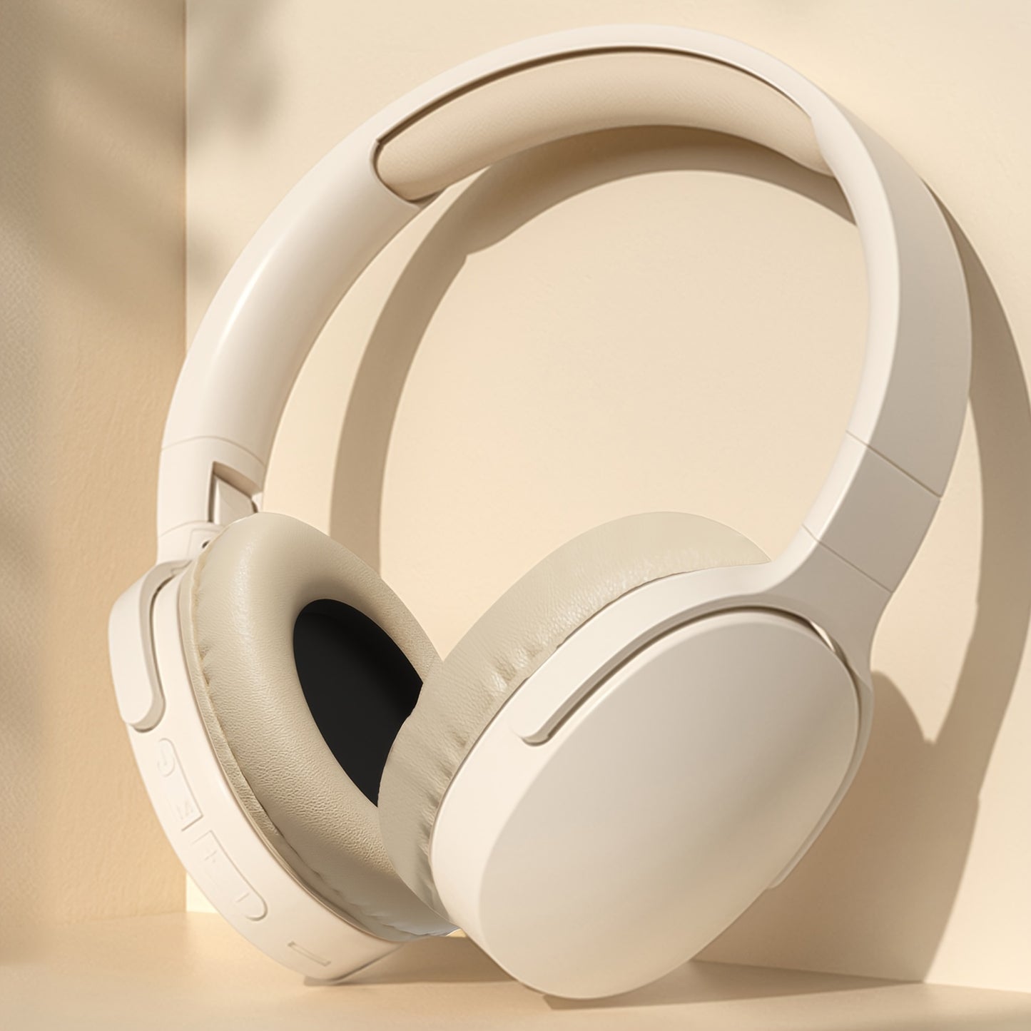Cuffie wireless over-ear GENAI P2961 - 20 ore di riproduzione, comode e pieghevoli, connettività wireless, microfono con cancellazione del rumore, custodia di ricarica USB, ideali per viaggi, casa, ufficio - design bianco elegante