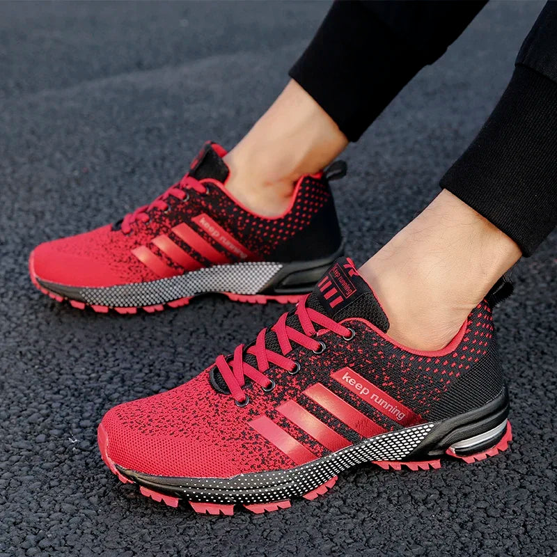 Nuove scarpe sportive casual traspiranti da uomo e da donna con superficie in rete volante, primavera estate, piatte, vulcanizzate, per coppia, taglia grande 48