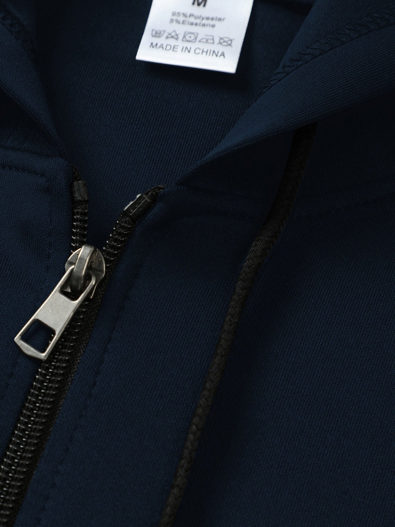 Giacca casual da uomo con cappuccio e stampa della mappa della Norvegia - Chiusura con cerniera, fodera in poliestere, tasche multiple, elegante design nero con logo rosso e bianco, capospalla casual |