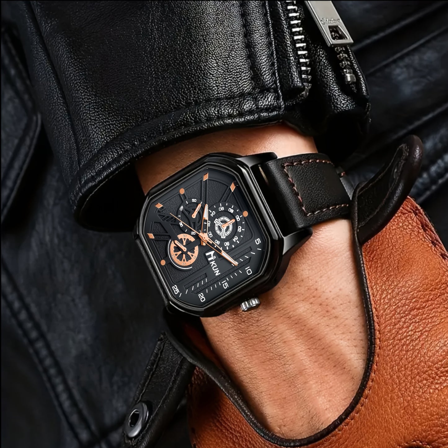 Set di 6 accessori classici casual da uomo in similpelle nera: portafoglio a righe, orologio con quadrante quadrato, occhiali, portachiavi, biglietto d'auguri, cintura