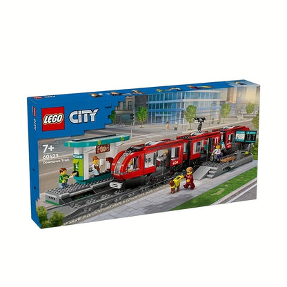 LEGO 60423 City Center Tram e Stazione Toy Tolley, adatto agli appassionati di treni giocattolo dai 7 anni in su e un regalo divertente per i bambini che amano le auto giocattolo.