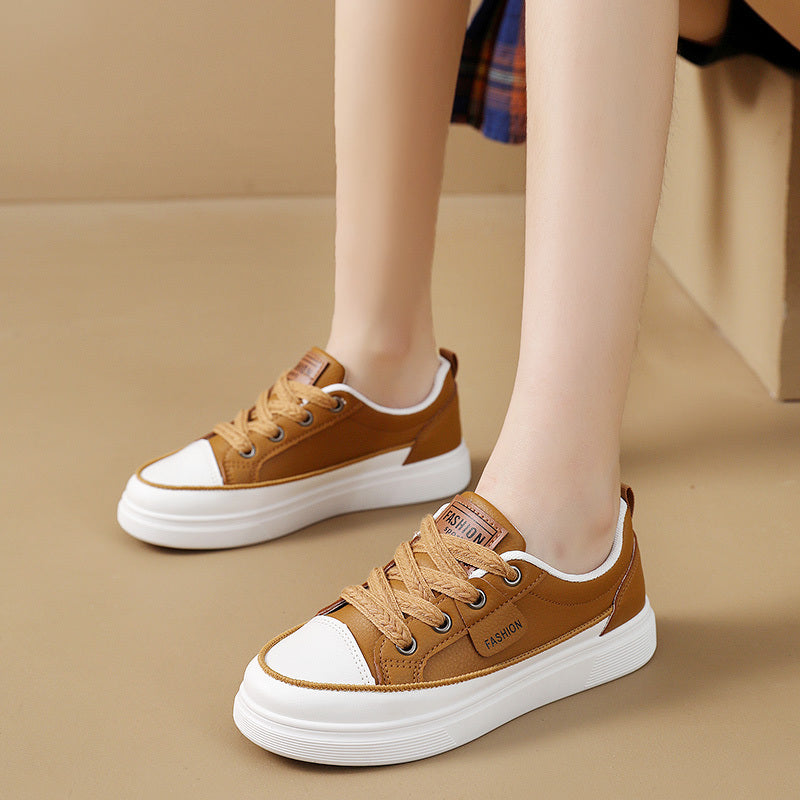 Sneakers basse casual da donna - Leggere, con lacci, design basso in bianco, oro e nero con suola in gomma, calzature alla moda per tutte le stagioni, scarpe carine