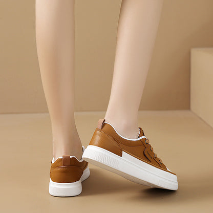 Sneakers basse casual da donna - Leggere, con lacci, design basso in bianco, oro e nero con suola in gomma, calzature alla moda per tutte le stagioni, scarpe carine