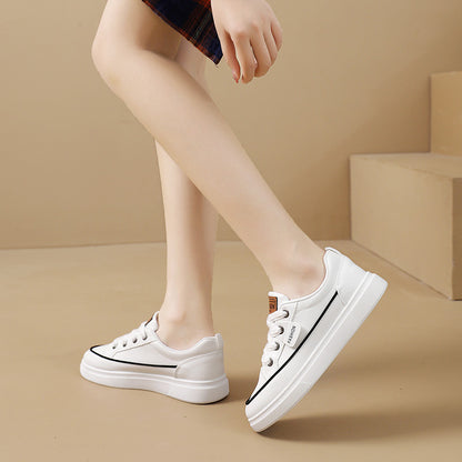 Sneakers basse casual da donna - Leggere, con lacci, design basso in bianco, oro e nero con suola in gomma, calzature alla moda per tutte le stagioni, scarpe carine