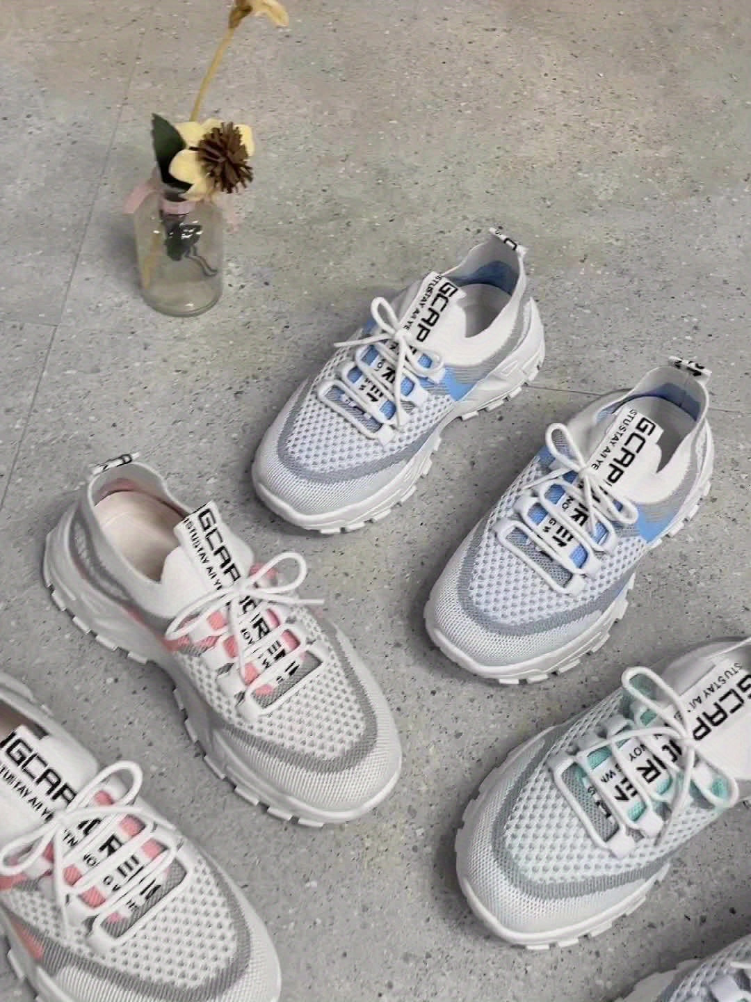 Sneakers casual da donna con blocchi di colore, scarpe da corsa traspiranti con lacci e design intrecciato volante, eleganti calzature casual con plateau in rete.