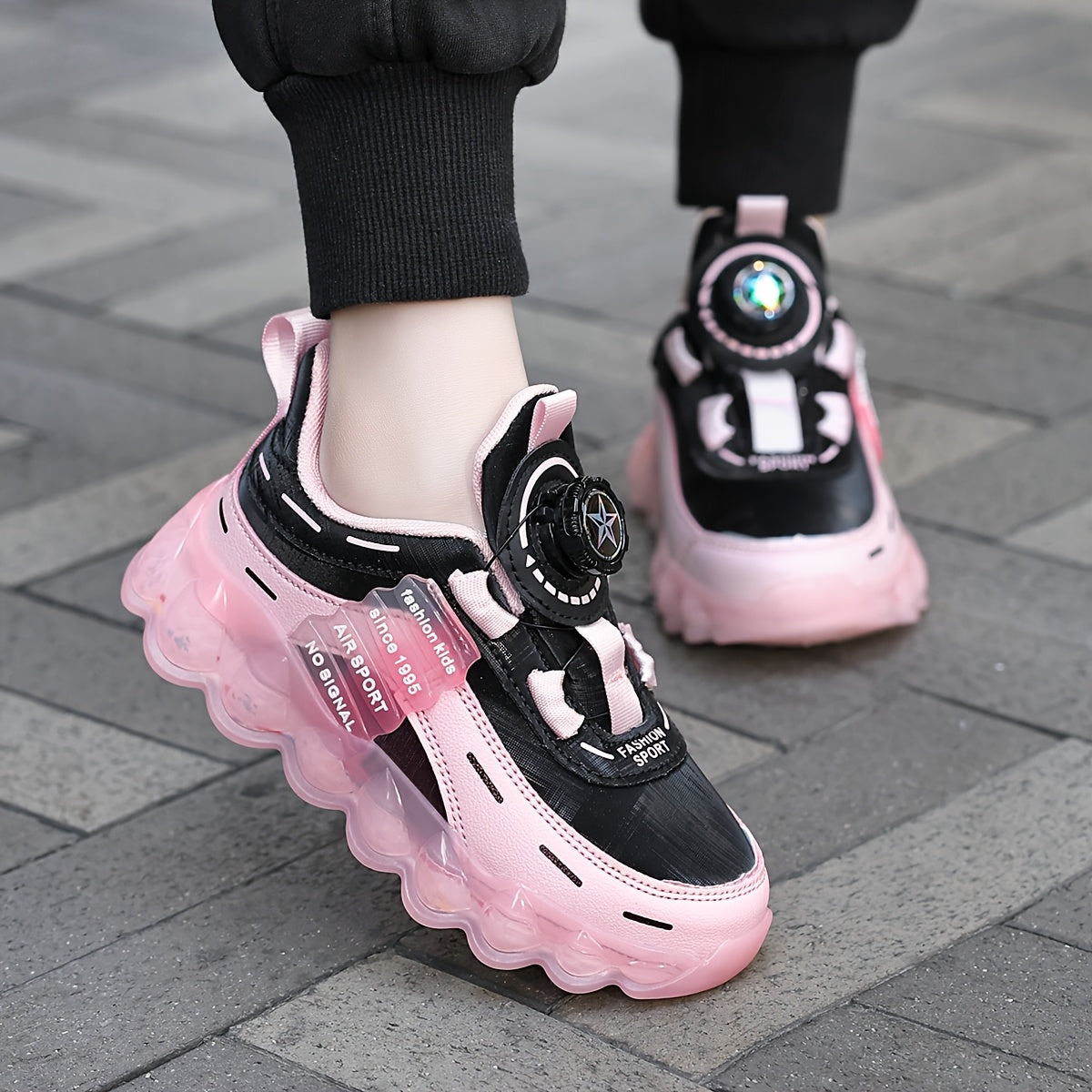 Kids' Preppy Sports Sneakers with Rotating Buckle, Lightweight EVA Sole, Non-Slip PU Upper, Comfortable Fabric Lining, Alphabet Pattern, All-Season Casual Footwear for Outdoor Activities, Training, Hiking - Ideal for Valentin