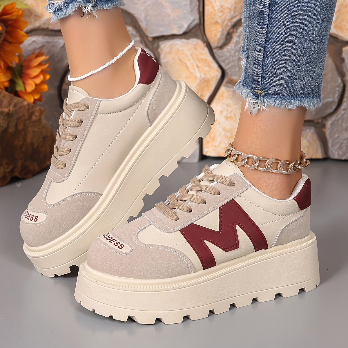 Sneakers casual da donna con lacci - Traspiranti, suola spessa, punta tonda, rivestimento sintetico - Bianche, sneakers alte