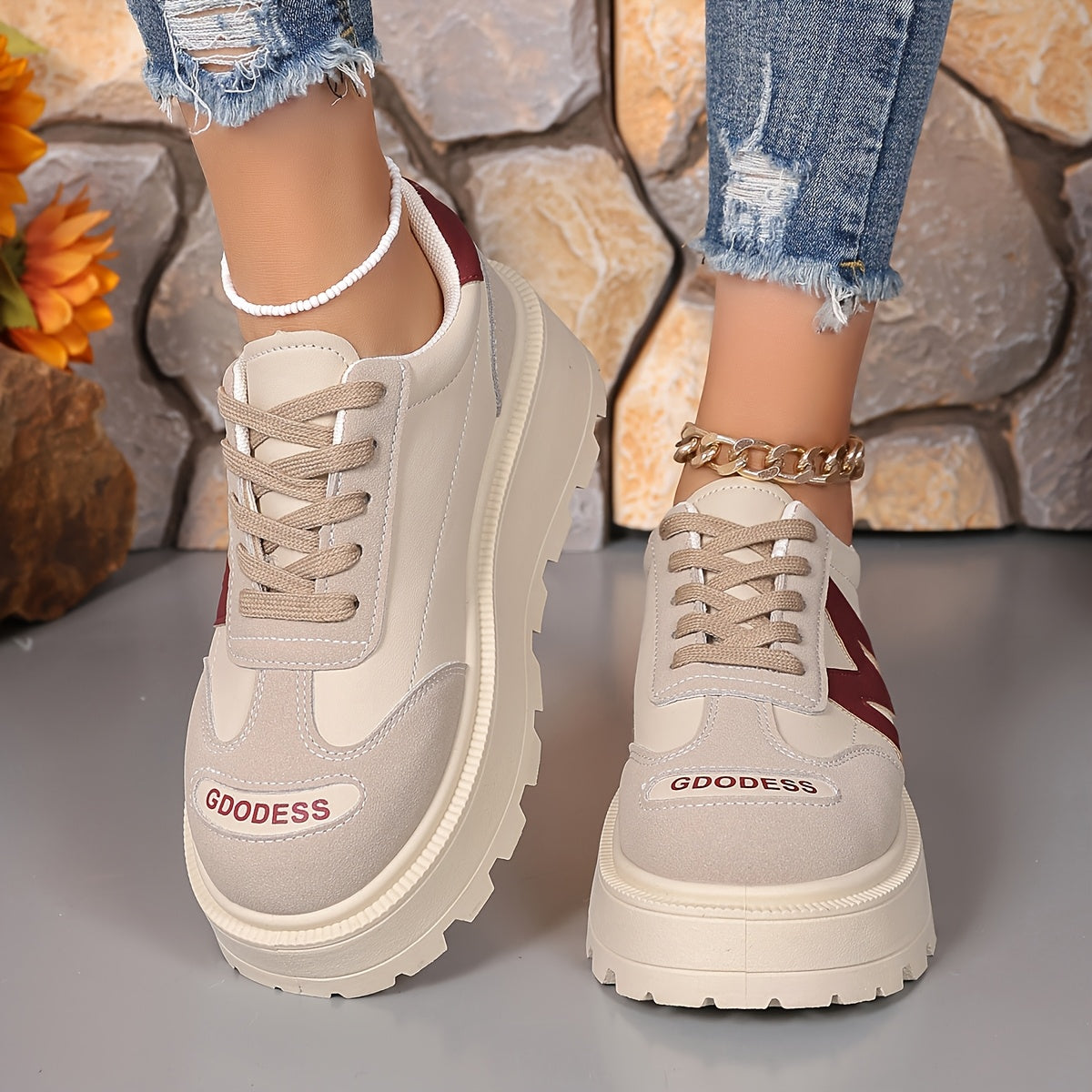 Sneakers casual da donna con lacci - Traspiranti, suola spessa, punta tonda, rivestimento sintetico - Bianche, sneakers alte