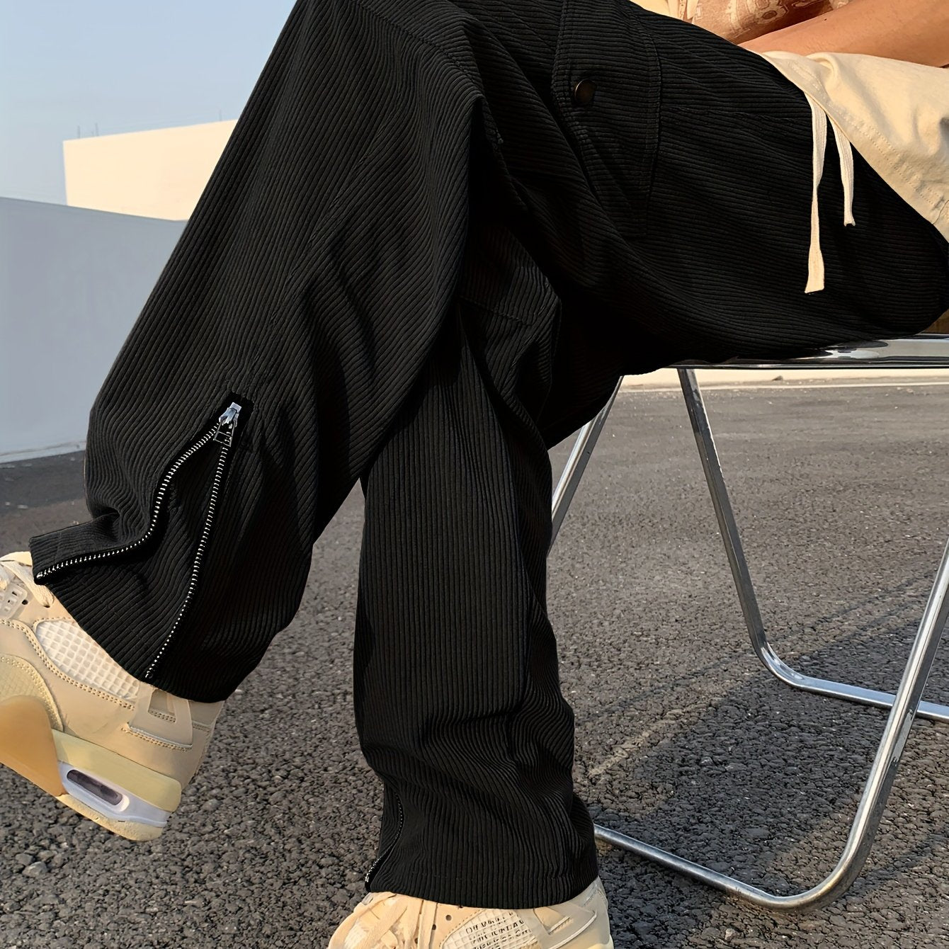 Pantaloni cargo in velluto a coste alla moda, pantaloni da uomo con coulisse e tasche multiple, pantaloni casual larghi da esterno, pantaloni da lavoro da uomo per attività all'aperto, stile streetwear hip hop