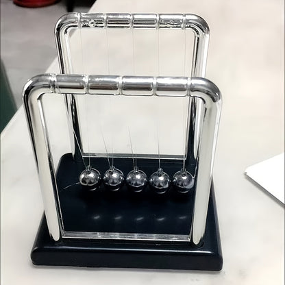 Pendolo di Newton decorativo per feste - Giocattolo da scrivania per casa e ufficio, gadget creativo per la fisica e la scienza, palline oscillanti portatili antistress, materiale plastico resistente, non necessita di elettricità