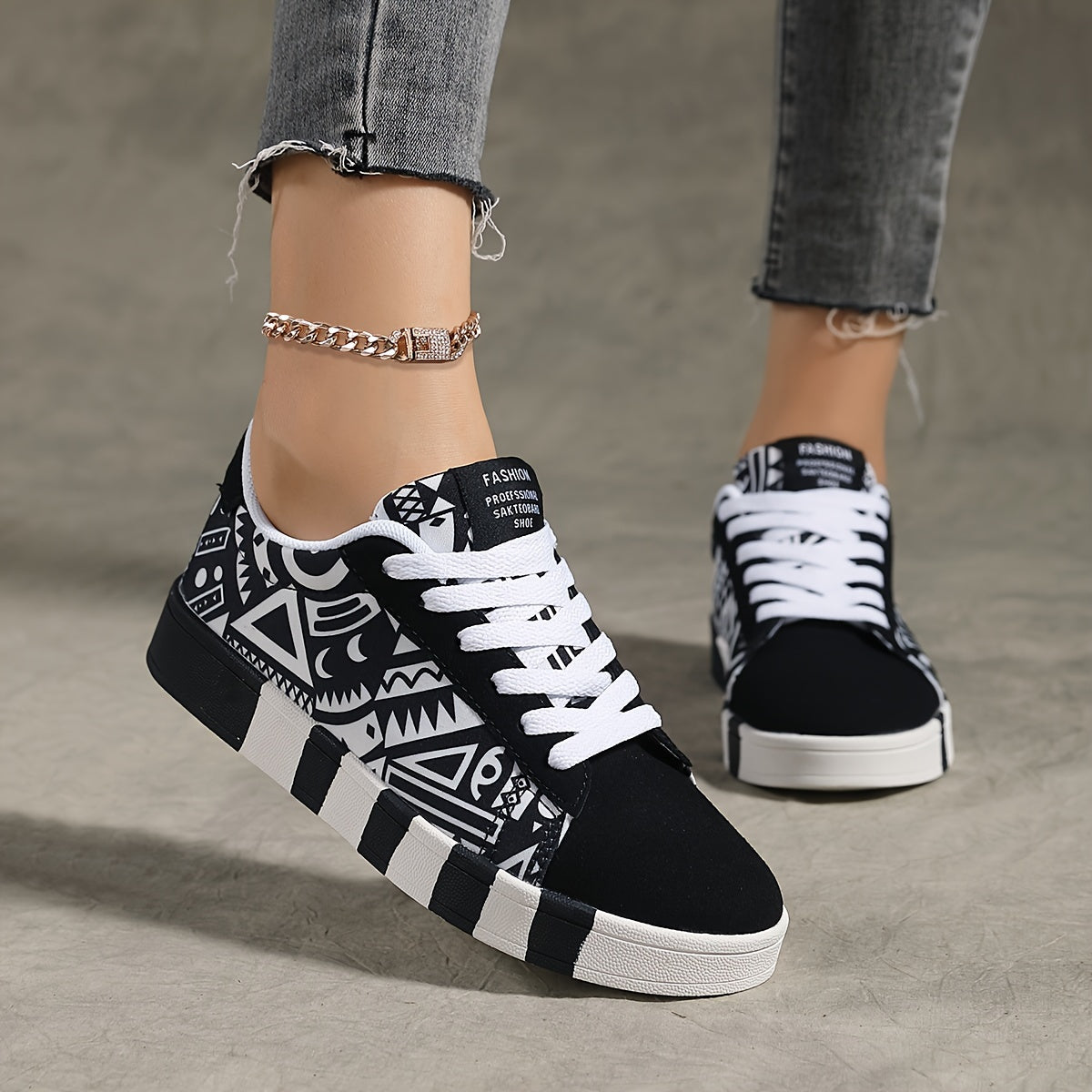 Graphic Pattern Lightweight Breathable Skate Shoes, Casual Versatile Wear Resistance Non Slip Walking Shoes Outdoor Sneakers For Women & Men