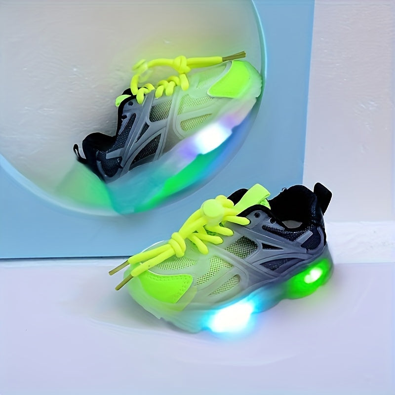 Sneakers in mesh traspirante per bambini con luci LED - Design geometrico alla moda, suola in PVC antiscivolo per ragazzi e ragazze