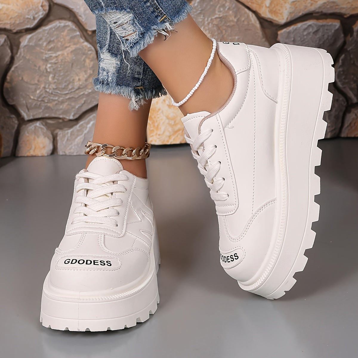 Sneakers casual da donna con lacci - Traspiranti, suola spessa, punta tonda, rivestimento sintetico - Bianche, sneakers alte