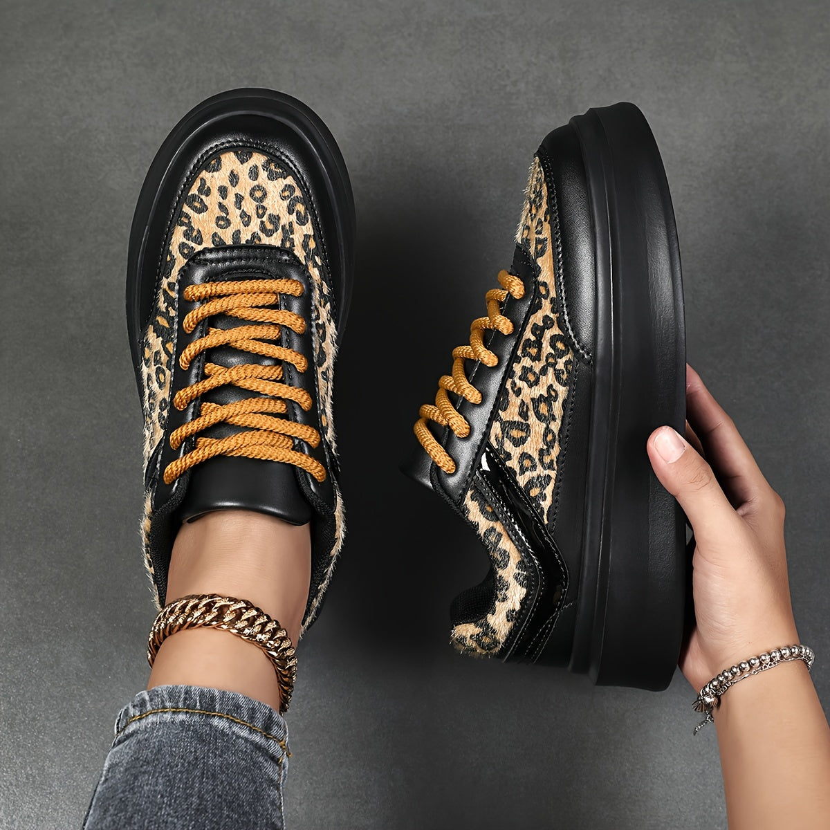 Sneakers da donna con stampa leopardata chic: scarpe casual leggere e comode con lacci e suola in EVA morbida per tutte le stagioni
