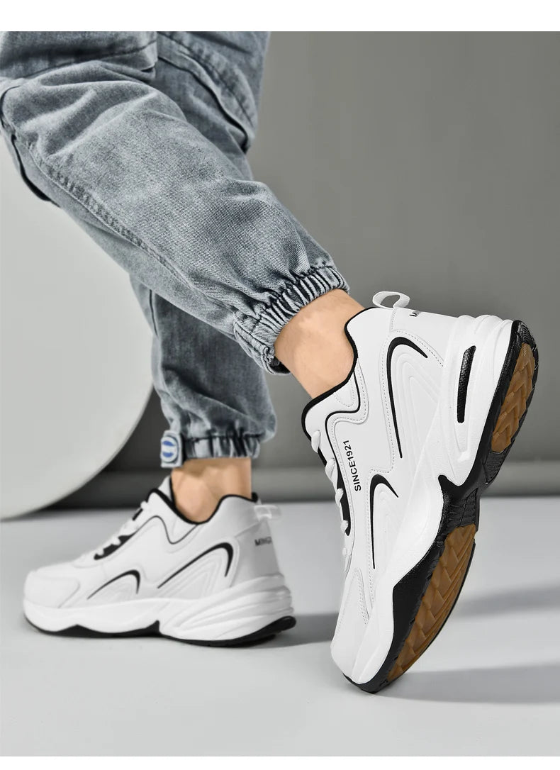 Scarpe da corsa sportive da uomo Scarpe da ginnastica casual morbide da passeggio all'aperto Sneaker in pelle di design di moda Tennis da uomo impermeabile Masculina