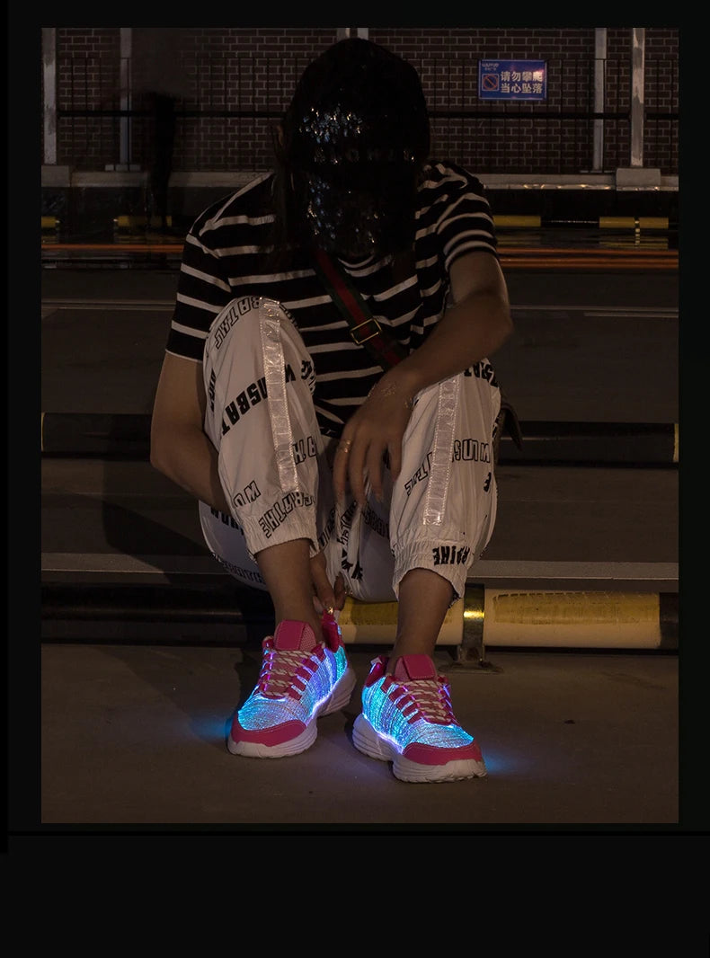 Scarpe da uomo moda LED sneakers illuminate ricarica USB fibra ottica tessuto suola elastica scarpe casual lampeggianti luminose luminose