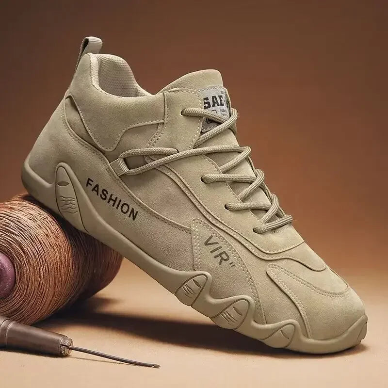 2025 nuove scarpe da uomo scarpe da lavoro antiscivolo traspiranti per sneakers moda maschile scarpe da ginnastica da skateboard per appartamenti da passeggio all'aperto