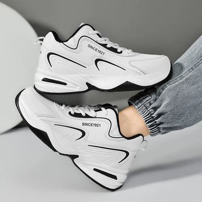 Scarpe da corsa sportive da uomo Scarpe da ginnastica casual morbide da passeggio all'aperto Sneaker in pelle di design di moda Tennis da uomo impermeabile Masculina