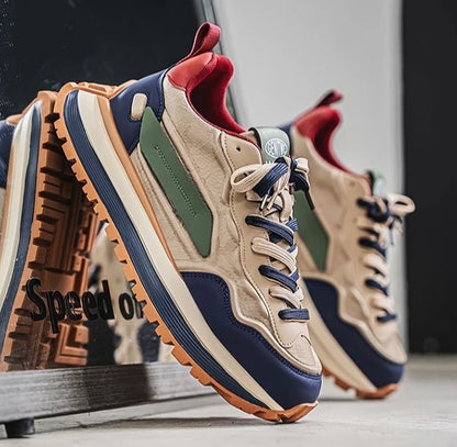 2025 Scarpe da ginnastica casual da uomo Scarpe con plateau traspiranti che aumentano l'altezza Nuove scarpe da corsa antiscivolo con suola morbida Scarpe da papà alla moda