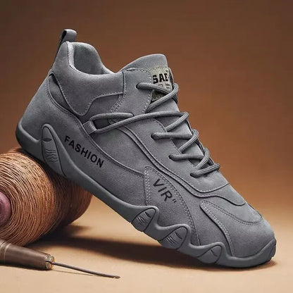 2025 nuove scarpe da uomo scarpe da lavoro antiscivolo traspiranti per sneakers moda maschile scarpe da ginnastica da skateboard per appartamenti da passeggio all'aperto