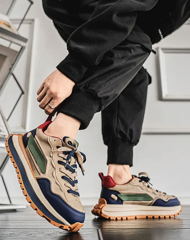 2025 Scarpe da ginnastica casual da uomo Scarpe con plateau traspiranti che aumentano l'altezza Nuove scarpe da corsa antiscivolo con suola morbida Scarpe da papà alla moda