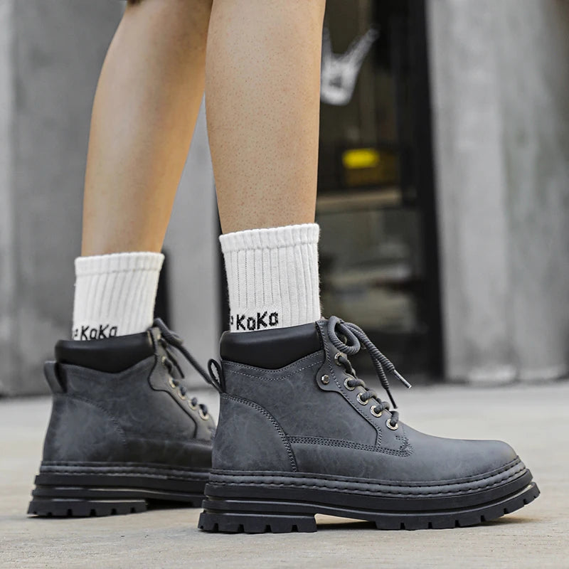 Stivaletti in pelle Scarpe da passeggio alla moda Calzature casual da uomo all'aperto Stivali da neve in peluche invernale Nuove scarpe alte da uomo Trendl