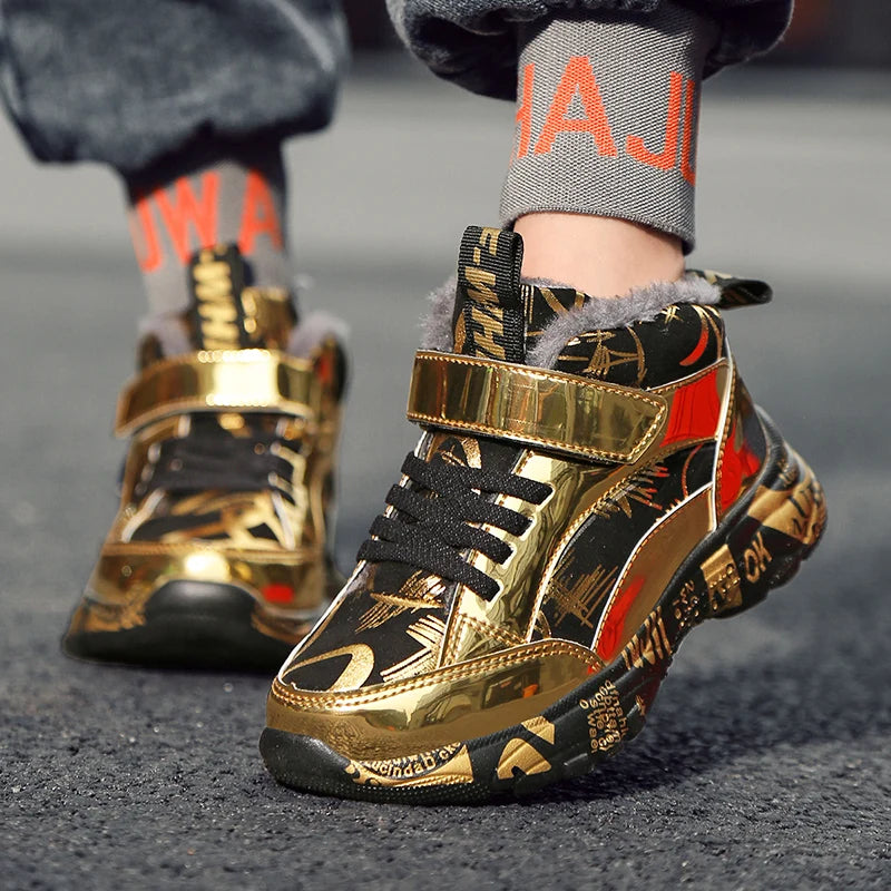 2025 Scarpe invernali per bambini Stivali da ragazza per ragazzo Stivali da neve per bambini in pelle PU resistenti all'acqua Scarpe da ginnastica calde di moda in peluche Scarpe da esterno casual