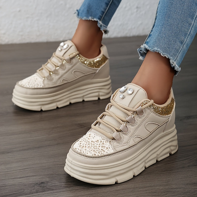 Sneakers da donna beige con dettagli glitterati - Altezza aumentata di 6 cm, suola in PVC resistente, scarpe da skate casual con lacci, tomaia in pelle sintetica di alta qualità, comode per un abbigliamento casual