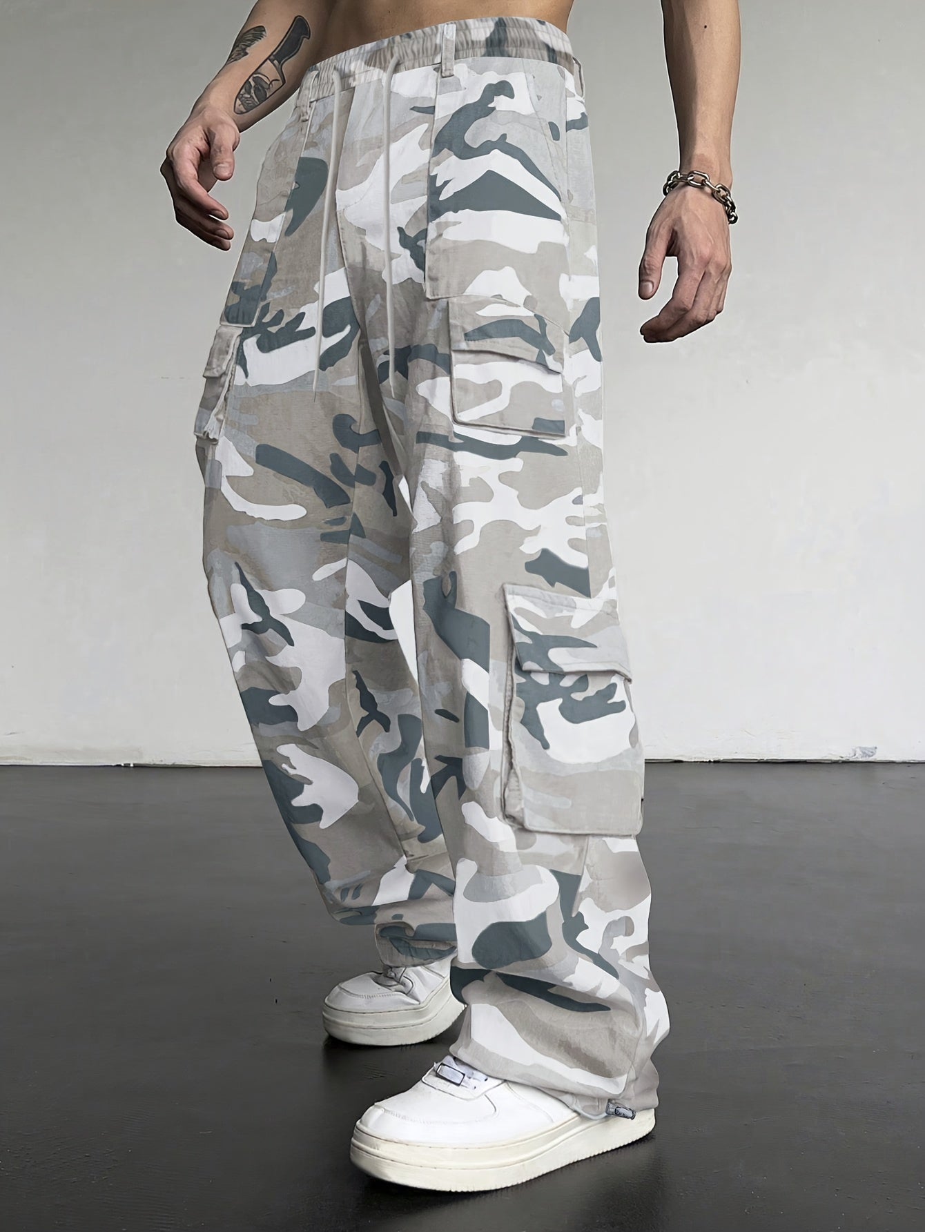 Pantaloni cargo mimetici da uomo con tasche con patta - Vestibilità ampia ed elegante per escursionismo, campeggio e streetwear, poliestere resistente