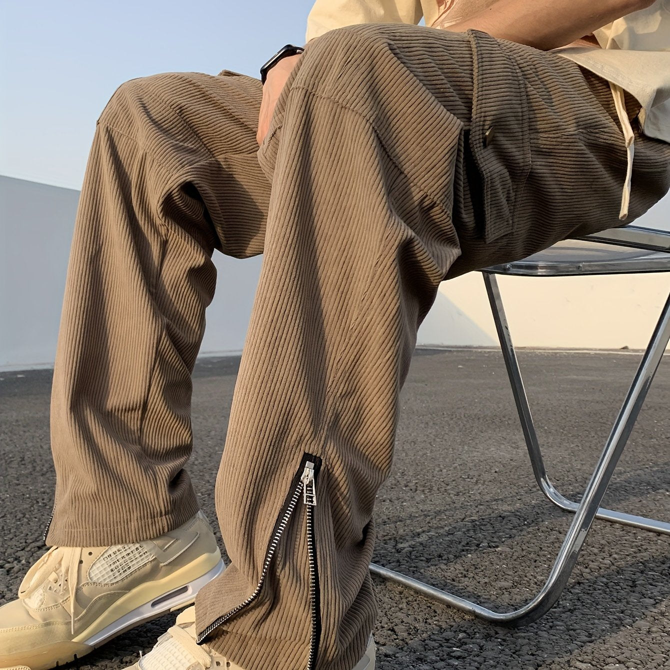 Pantaloni cargo in velluto a coste alla moda, pantaloni da uomo con coulisse e tasche multiple, pantaloni casual larghi da esterno, pantaloni da lavoro da uomo per attività all'aperto, stile streetwear hip hop