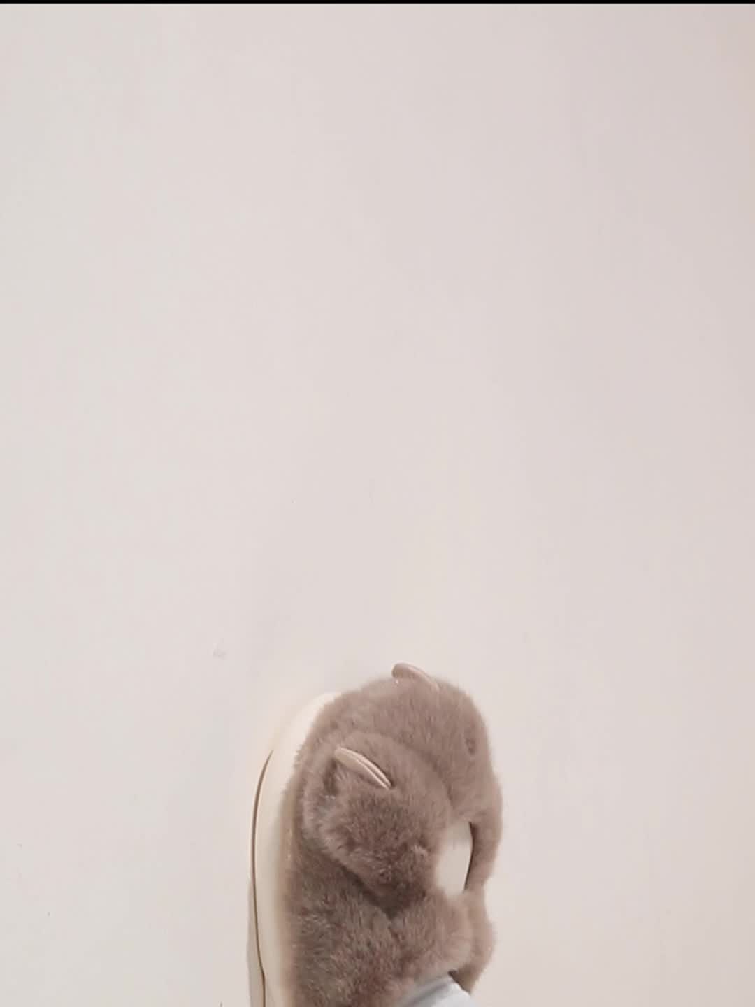 Women's Plush Novelty Slippers, Kawaii Cat Shaped Fluffy Slip On Shoes, Warm & Cozy Mute Slippers