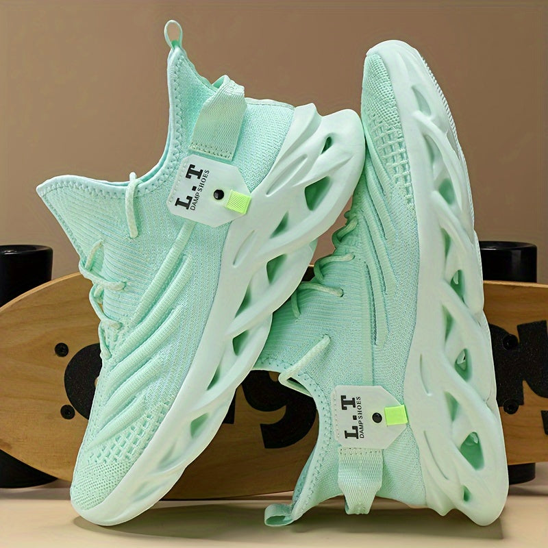 Scarpe da corsa traspiranti in maglia da uomo con assorbimento degli urti, comode sneakers con lacci e suola morbida per jogging all'aperto, primavera ed estate