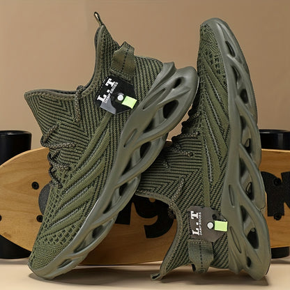 Scarpe da corsa traspiranti in maglia da uomo con assorbimento degli urti, comode sneakers con lacci e suola morbida per jogging all'aperto, primavera ed estate